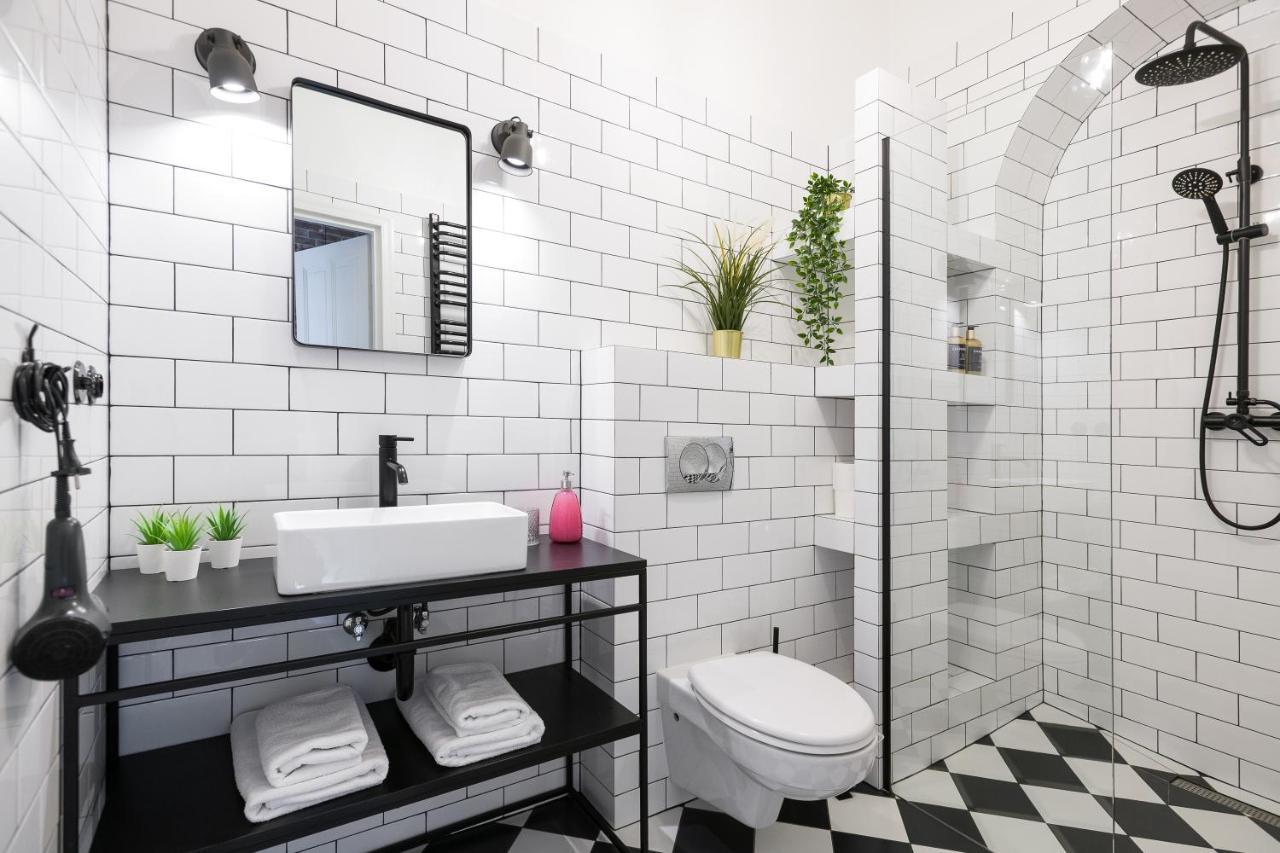 Discover Krakow Apartments - 3 Rakowicka St - Amazing Loft Near Main Station - Netflix المظهر الخارجي الصورة